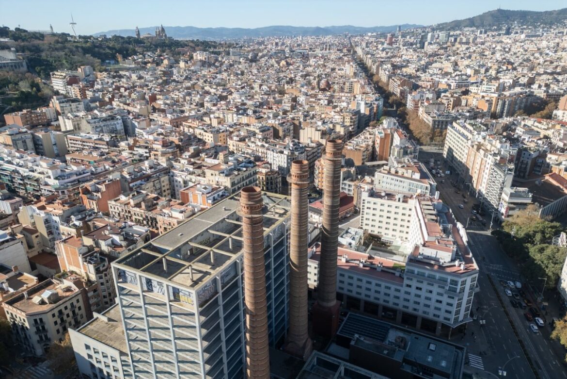 Vistas de Barcelona desde el Paral·lel.