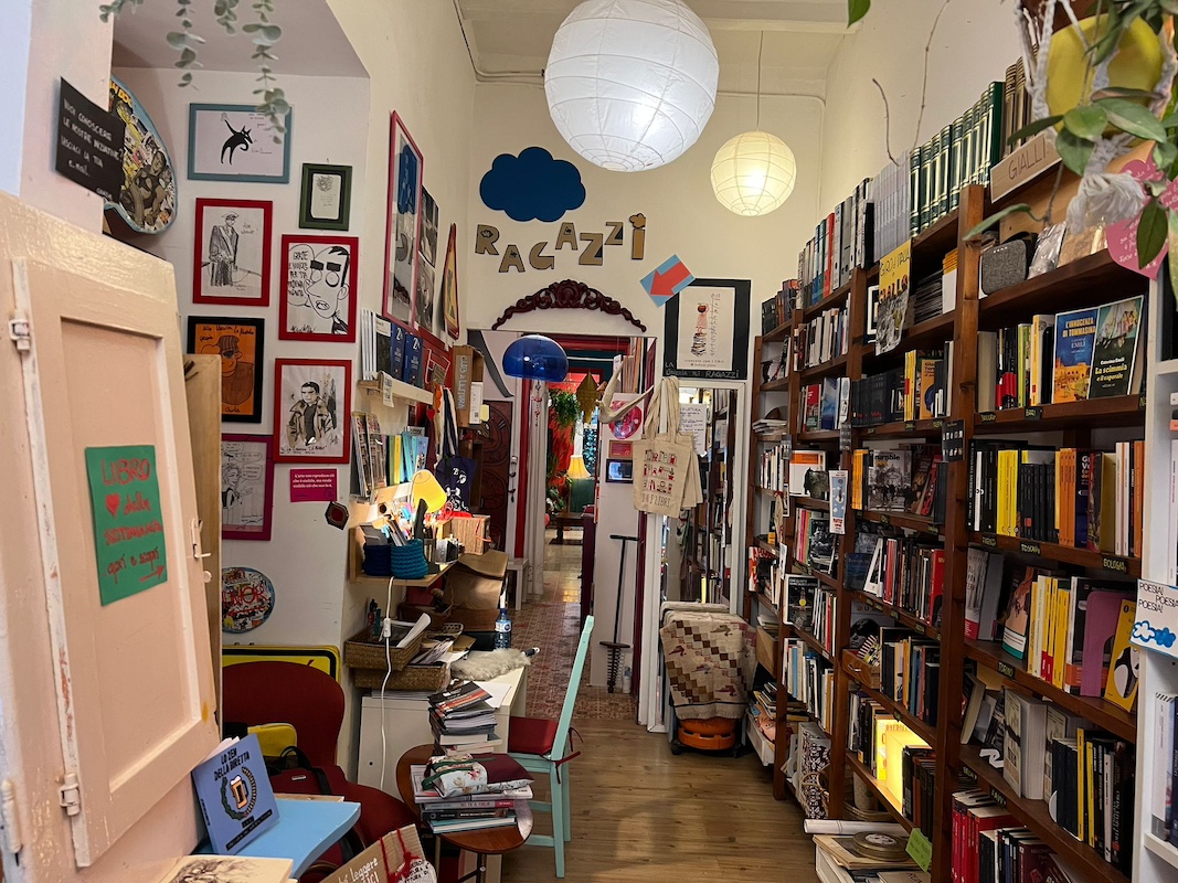 Librería La Nuvole de Gràcia de Barcelona.
