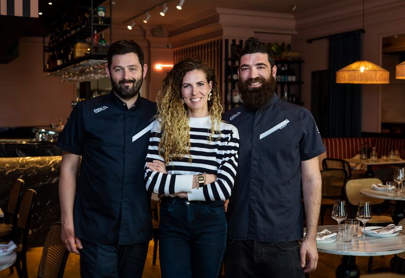 Manu Núñez, Marta Morales y Carles Ramon, en Batea.