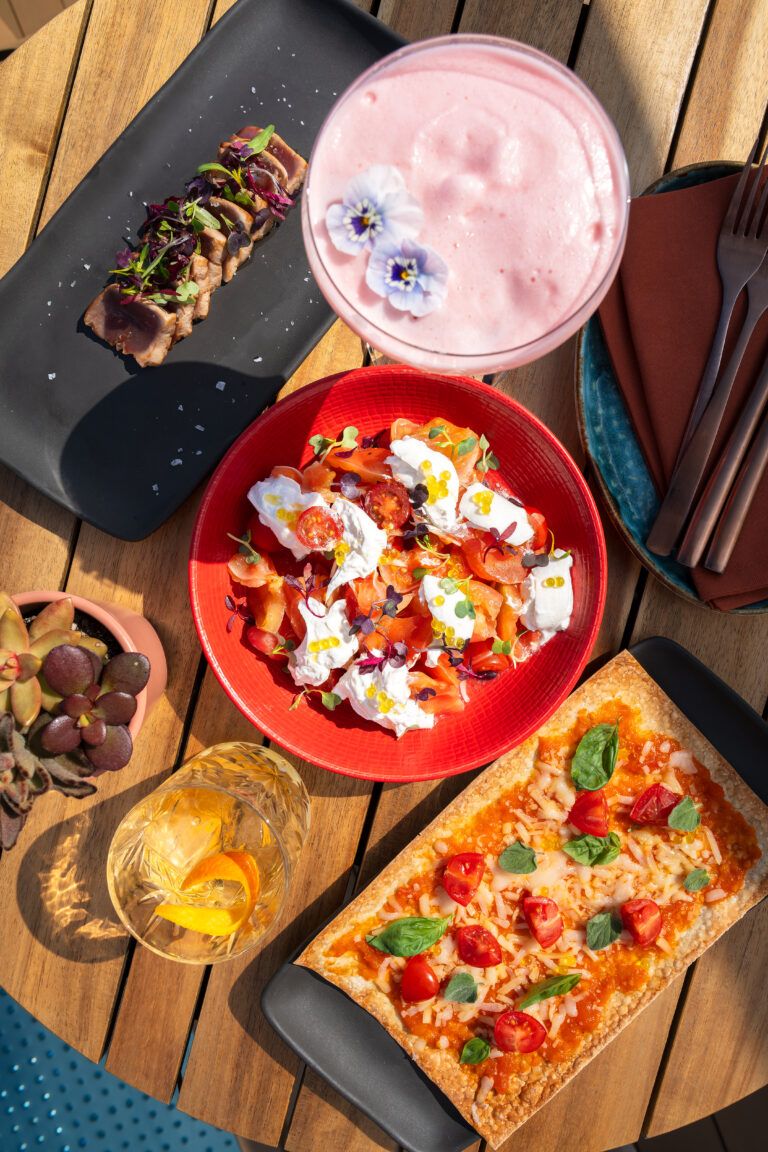 El Rooftop del Kimpton Vividora es el lugar ideal para un tapeo informal y divertido.
