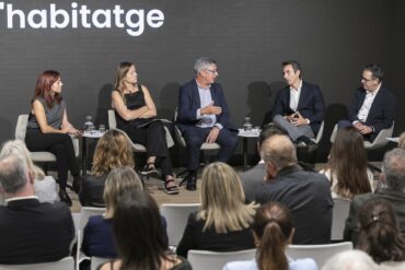 Sesión de Eixample Talks sobre el reto de la vivienda. © Marc Llibre