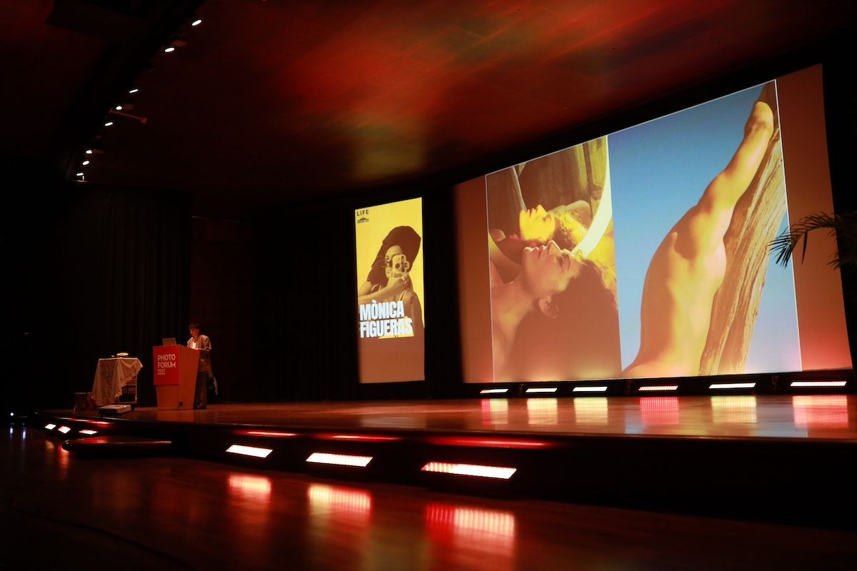 Charla de la fotógrafa Mónica Figueras en el Photo Forum Fest 2025. 