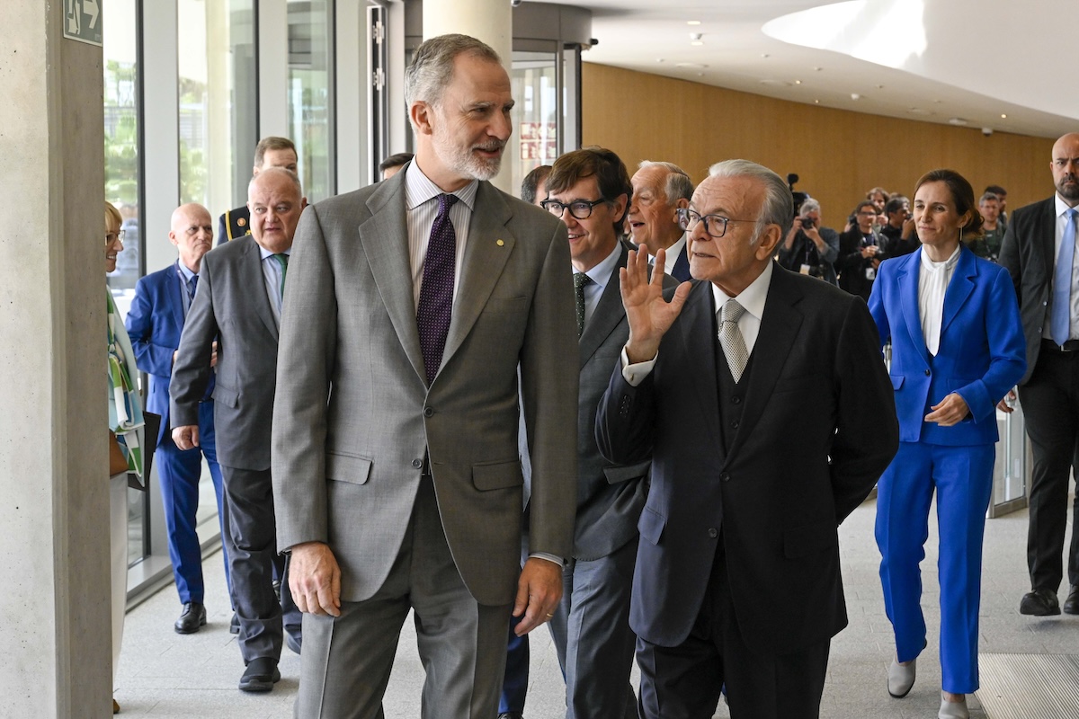 Visita al CaixaResearch Institute durante su inauguración. © David Campos