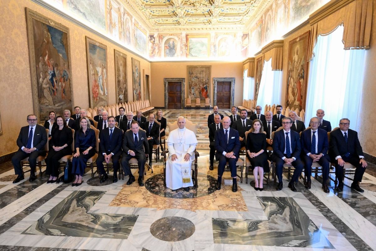 Comitiva del Círculo Ecuestre con el Papa, en el Vaticano.